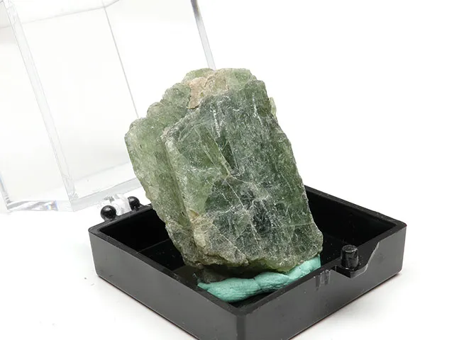 ブラジル産 カイヤナイト ミニ原石 No.29【1点もの】